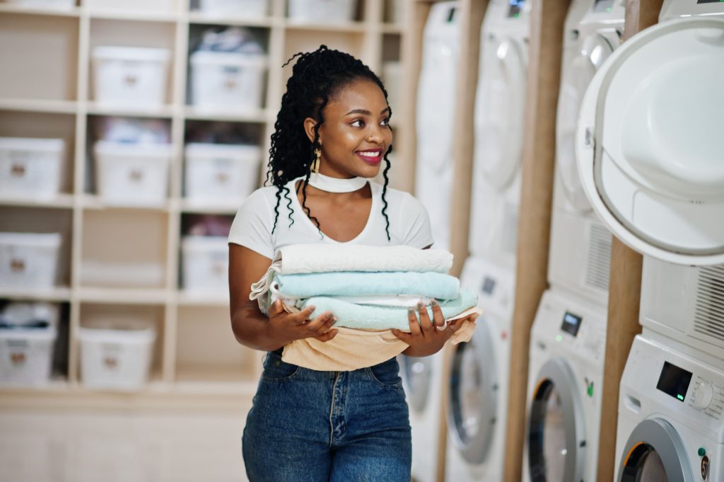 Woman in Laundry and Dry Cleaner in Riffa